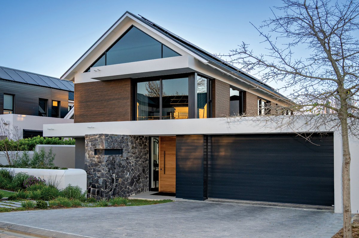 SAHomeOwner's tweet photo. A Western Cape home designed to suit the owners’ lifestyle in a new chapter:

https://t.co/dpb4Nvhvhk

Image: Malitza De Kock https://t.co/zpNbiNuvxv