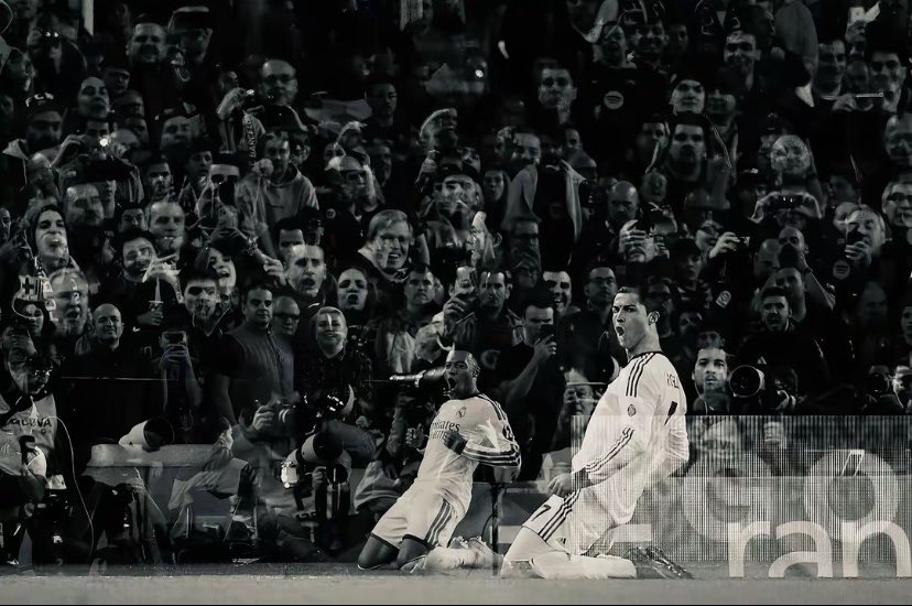 Ur2back's tweet photo. ماكنت مثل العابرين.  فإنهم مروا علي 
وأنت سرت خِلالي https://t.co/LDXcIoOzQu