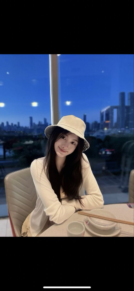deborah9197123's tweet photo. 海边穿搭,降降温 https://t.co/mlyuMenj6M