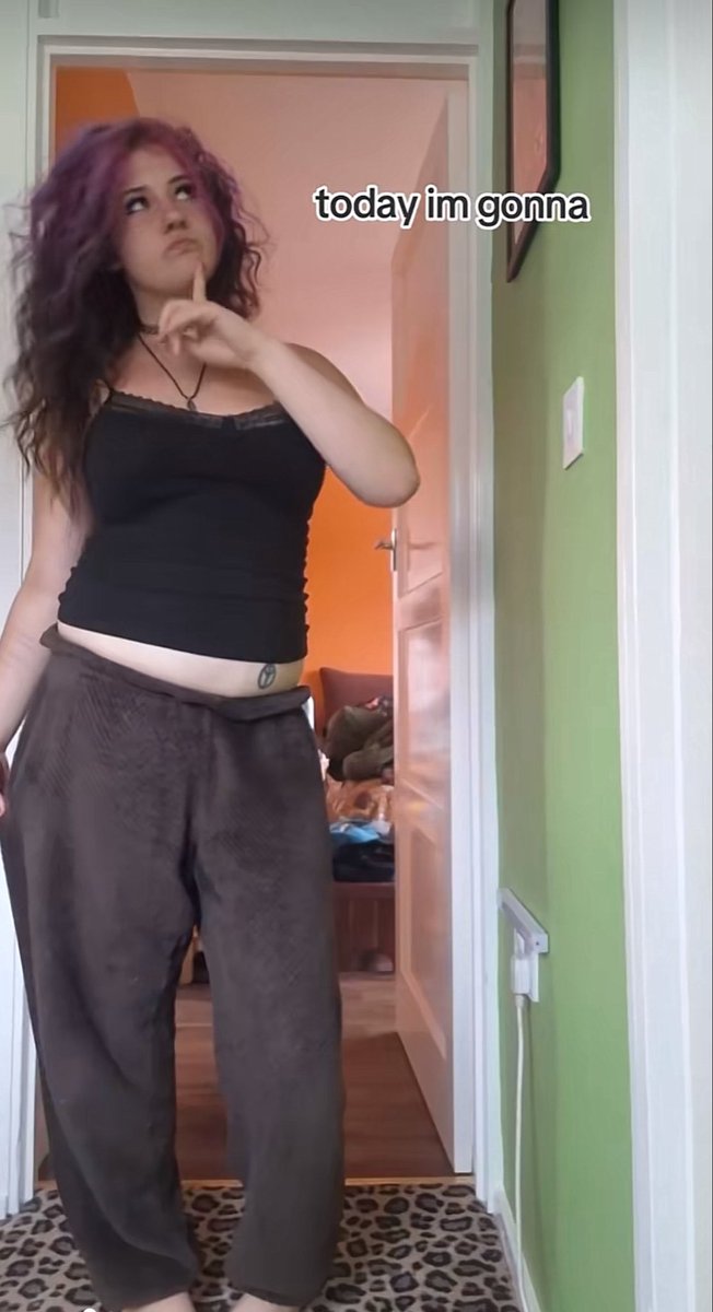 PoppySoles__'s tweet photo. You guys like my fits? #thighs #ass #feet #socks #goon #gooner #altgirl #gothgirl #ukgirl https://t.co/BIcVjUYhmu