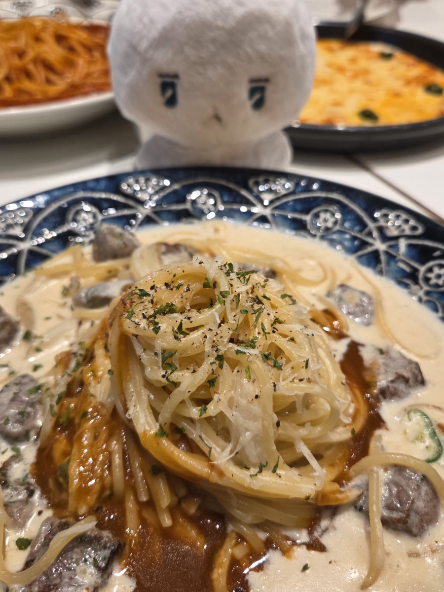 bbusyu_31_star's tweet photo. 플리 여러분 다들 맛있는 저녁 되세요🖤
wh. 음식 탐내는 먀미 https://t.co/CTpoTrC2ur