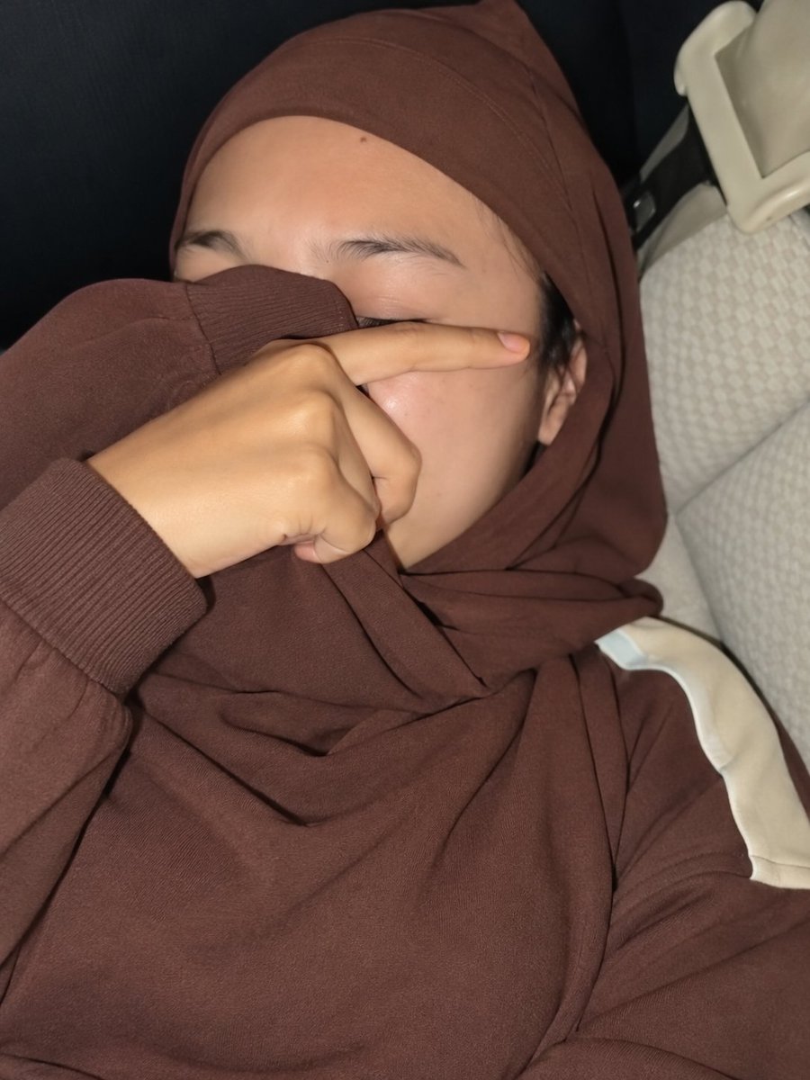 supr0h's tweet photo. Sambil nutupin muka malu
https://t.co/BdxKhqyFBJ
📁O
https://t.co/VMtS9C2RJN https://t.co/Ic8wUUuhCE