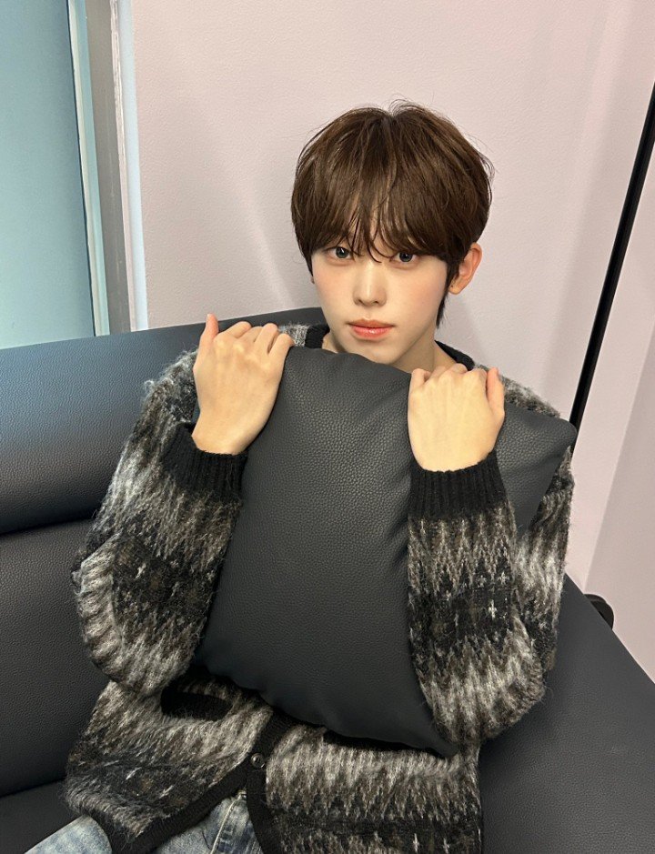 thagikn0fj's tweet photo. #idntt #아이덴티티 #YangGyungHo #양경호 #itsnotover #id19 https://t.co/KP3efbk4Yr