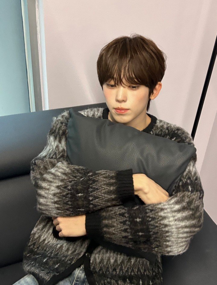 thagikn0fj's tweet photo. #idntt #아이덴티티 #YangGyungHo #양경호 #itsnotover #id19 https://t.co/KP3efbk4Yr