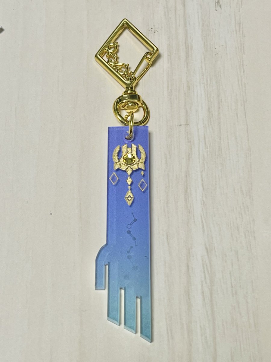 del_brass's tweet photo. ミティヤくんイメージのバッグチャームとネックレス

これを持ちながらミティヤくん本体をお迎えします！って言ってくれる方達が多くてにっこりした☺️✨

皆様の元にミティヤくんがサクサク来ますように！
ついでにうちにもすり抜け無しで来ますように🤣 https://t.co/qekopsrqeg