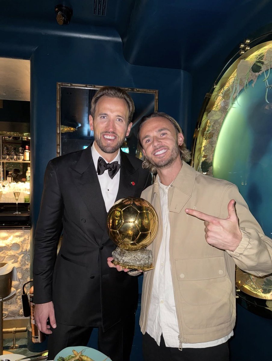 ScarfeySST's tweet photo. Kane and Madders. 🤍🏆 #THFC https://t.co/CTAmv0DXnd