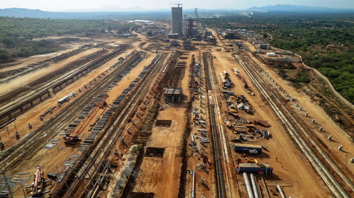 WilliamsRuto's tweet photo. Broke ground for the KSh70 billion Devki Group cement and clinker manufacturing plant at Ngaaie in Mwingi North Constituency, Kitui County.

This major investment will transform the region's abundant limestone deposits into industrial wealth, boost local businesses and create 4,000 jobs during construction.