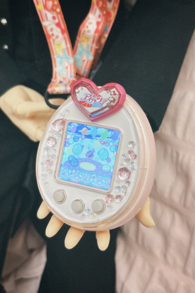 ofthe_915's tweet photo. たまごっちを育てるエリック https://t.co/u40nJDscgn