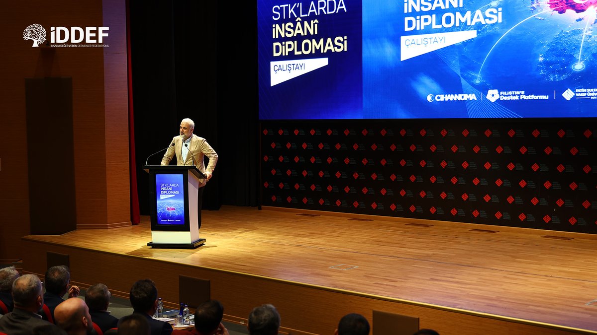 iddef's tweet photo. 📍 STK’larda İnsani Diplomasi Çalıştayı’na Katıldık

Fatih Sultan Mehmet Vakıf Üniversitesi ev sahipliğinde düzenlenen “STK’larda İnsani Diplomasi Çalıştayı”na İDDEF olarak katılım sağladık.

Başta Filistin olmak üzere dünyanın farklı bölgelerinde yaşanan insani krizler karşısında sivil toplum kuruluşlarının üstlendiği sorumluluklar, insani diplomasinin önemi ve uluslararası iş birliği imkânları üzerine değerlendirmelerde bulunduk.
