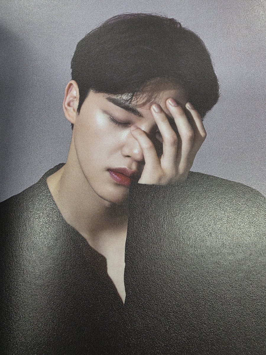 forgetmenot_jv's tweet photo. 하 폭주해서 시킨 사진집 옴 https://t.co/qePGpHHVP4