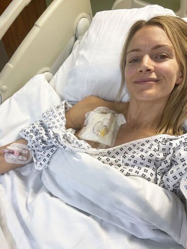 LisaRayxx's tweet photo. I’m officially cancer free !!!☺️🥲🥹 https://t.co/gDh8li0Age