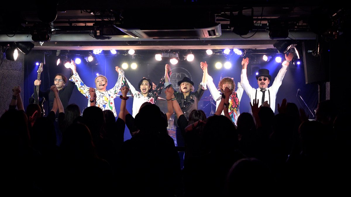Tamaryang's tweet photo. 改めて昨日は
CHAMPAN CALL 3rd ONEMANありがとうございました！
あつ〜いライブになったよね？🔥
新曲や、ヒカルソロ曲含めて最後まで走り抜けたーって感じ！
また皆様懲りずに来てやってください！

日々の生活の中で、
笑ったり楽しんだりできる空間がエンタメで、その選択肢の上の方にCHAMPAN CALLがあれば嬉しいです！
CCはその期待は越えていきます！

ちょこちょこ昨日の写真をアップしていきますね✨