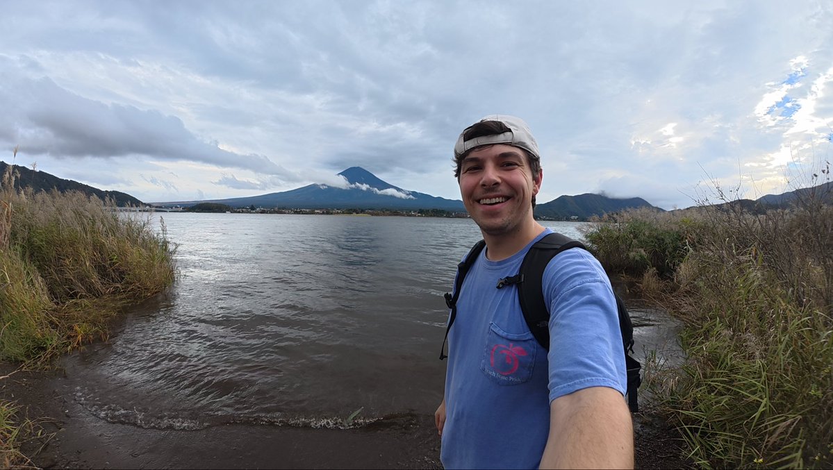 ashrobin's tweet photo. I’m grateful for another day on earth and to be able to enjoy life in beautiful places such as Mt Fuji in Japan 

I’m also grateful for everyone who sees this ✌️ https://t.co/BwBQREu6rr