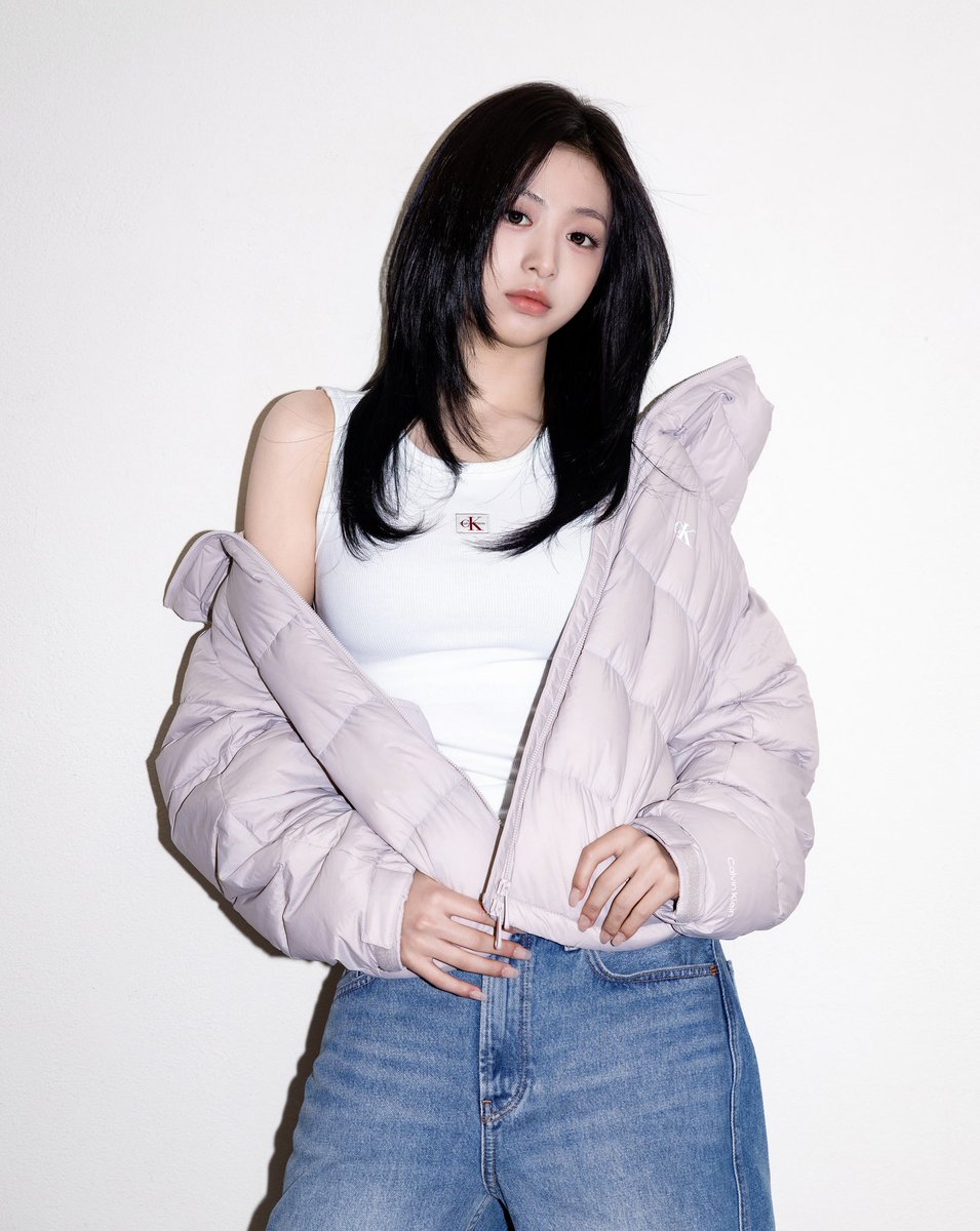 picbaemon's tweet photo. AHYEON For Calvin Klein Warm-Holiday. https://t.co/5SQ3KsTYOB