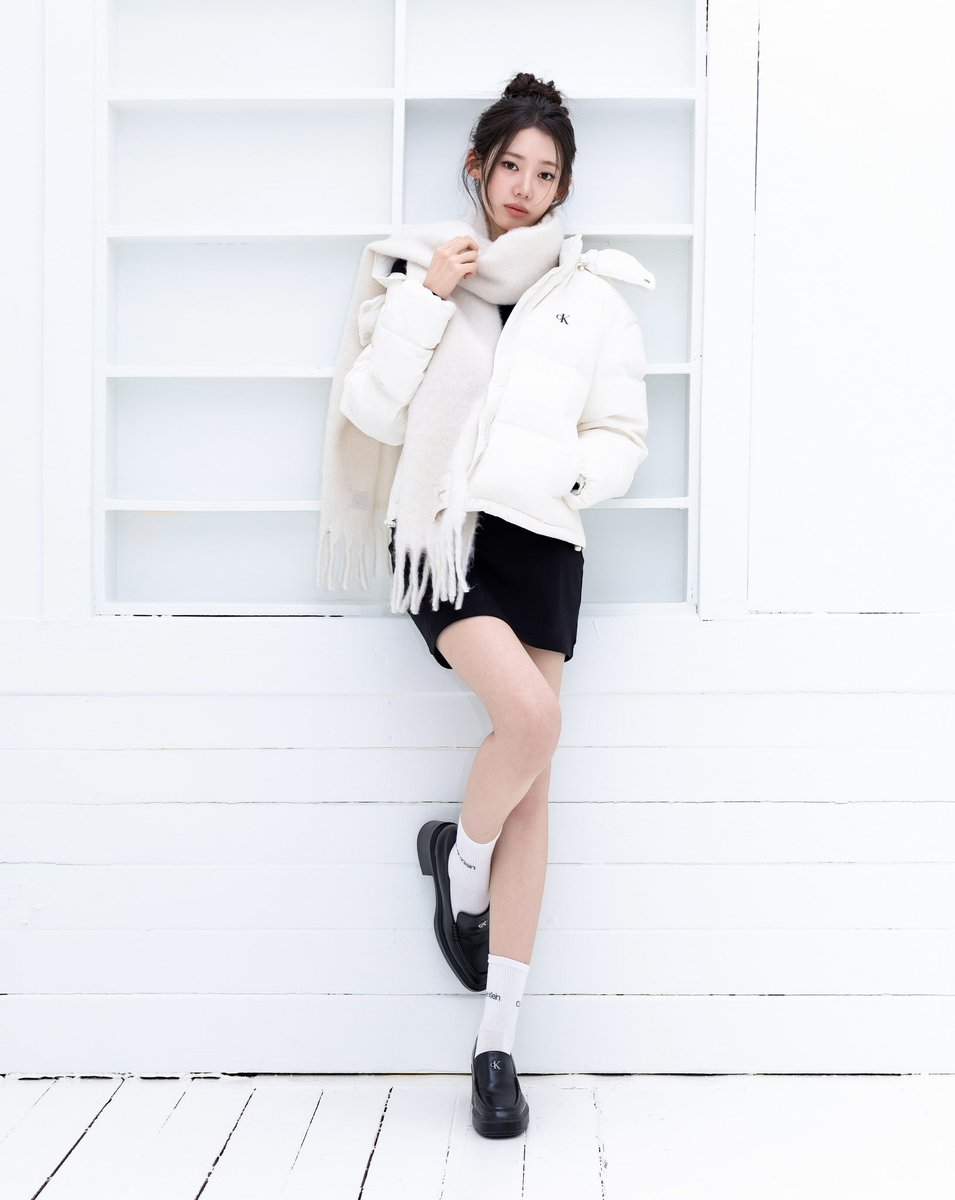 picbaemon's tweet photo. RORA For Calvin Klein Warm-Holiday. https://t.co/fURjkVBuSP