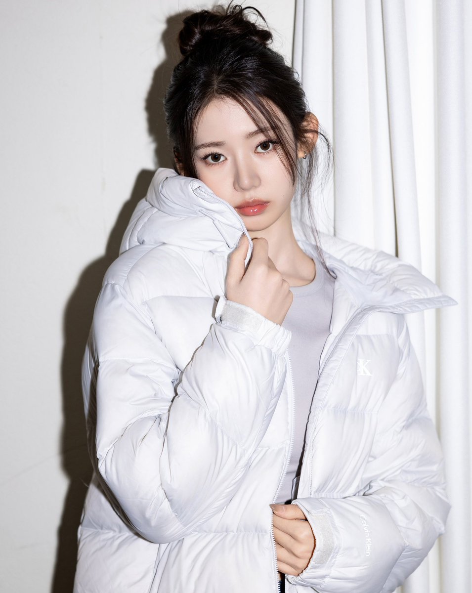 picbaemon's tweet photo. RORA For Calvin Klein Warm-Holiday. https://t.co/fURjkVBuSP