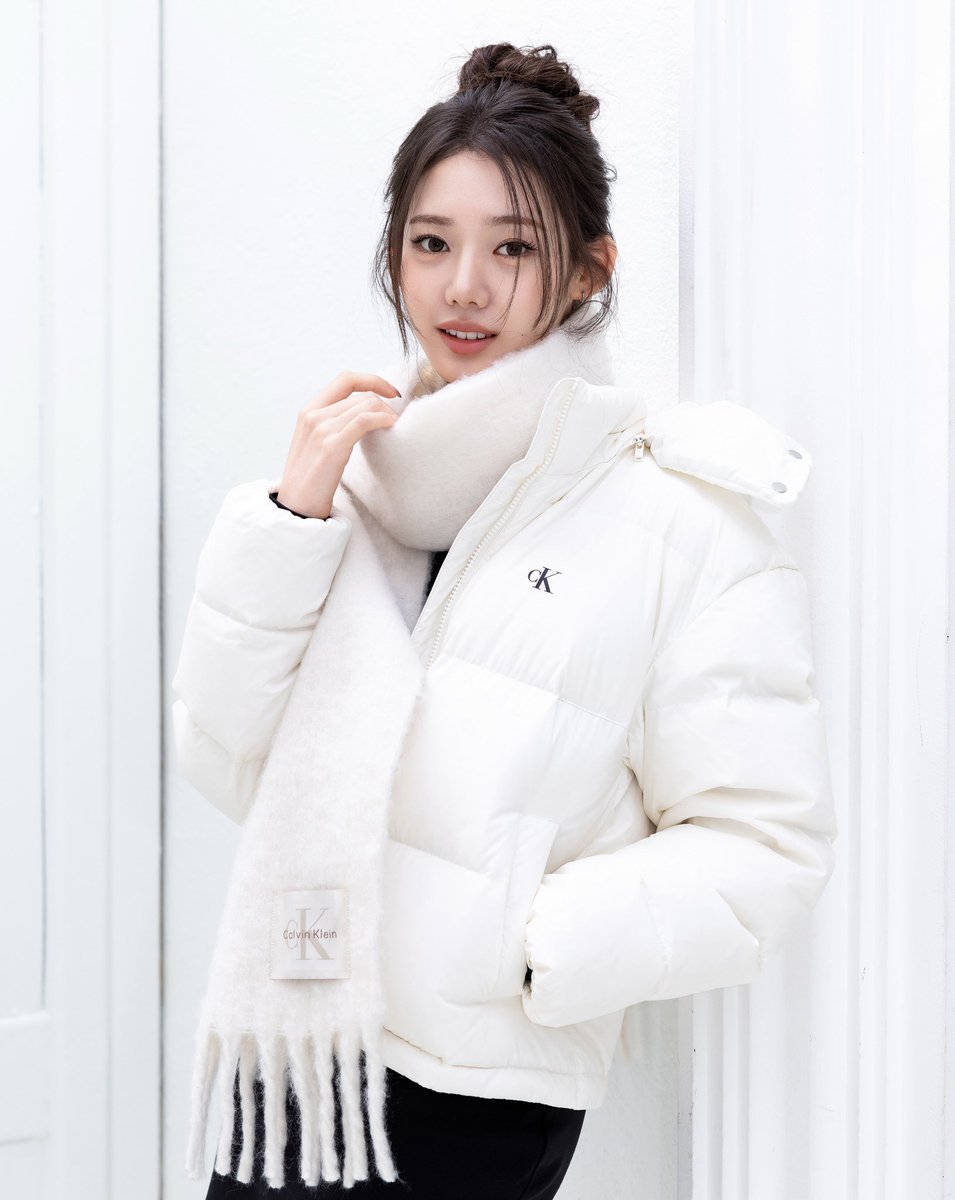 picbaemon's tweet photo. RORA For Calvin Klein Warm-Holiday. https://t.co/fURjkVBuSP