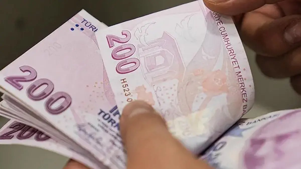 MMGundem's tweet photo. 💰 2027 ASGARİ ÜCRET NE KADAR OLACAK?

Uzmanların tahminleri 35-37 bin TL bandında! Peki vatandaşın beklentisi ne? 👀

Kira, mutfak masrafı, faturalar ve çocukların ihtiyaçları derken tek maaşla geçinmek her geçen gün zorlaşıyor.

📢 Sizce 2027 asgari ücreti kaç TL olmalı? Yorumlara yazın, sesimizi birlikte duyuralım! 🇹🇷

#AsgariÜcret #2027AsgariÜcret #AsgariÜcretZammı #AsgariÜcret2027 #AsgariÜcretTespitKomisyonu #Maaş #Zam #Ekonomi #Türkiye #Gündem #SonDakika #Haber #EkonomiHaberleri #GeçimDerdi #HayatPahalılığı #Enflasyon #AlımGücü #VatandaşınSesi #İşçi #Emekçi #Çalışanlar #AsgariÜcretli #GeçimSıkıntısı #Kira #MarketFiyatları #MutfakMasrafı #Faturalar #Emek #AdilÜcret #MemleketMesaisi