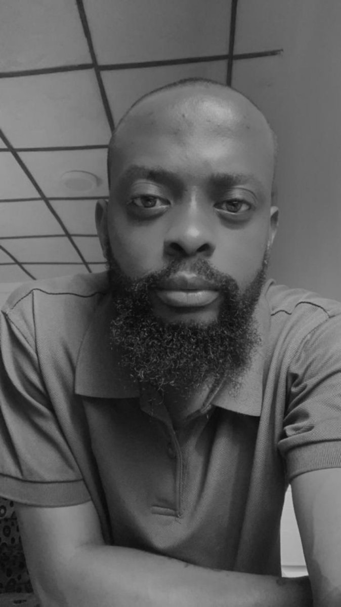 ayodapopeter's tweet photo. B/W thread! Ugly me.  🖤 https://t.co/q8798Dkprs