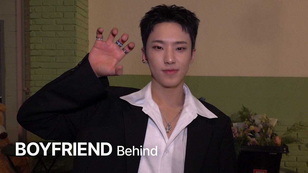 pledis_17's tweet photo. [HOSHI TAMTAM] 호시 ‘BOYFRIEND’ 비하인드 (HOSHI 'BOYFRIEND' Production, Practice, and Video Shoot Sketch)

▶️ https://t.co/fEYwygZHTb

#HOSHI #호시
#SEVENTEEN #세븐틴
#BOYFRIEND
#HOSHI_TAMTAM https://t.co/89W1Gh4jw6