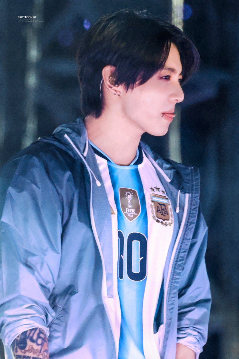 JK_Euphoria2018's tweet photo. ARIRANG in Buenos Aires

 #JUNGKOOK
 #今日グク https://t.co/N7BVVxTp4q