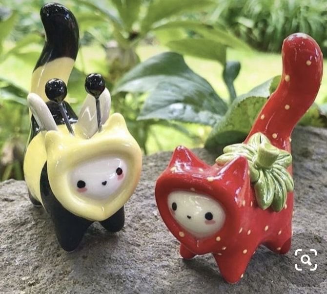 astralbaes's tweet photo. me and you (im the strawberry cat) https://t.co/z8HxCF4jHL