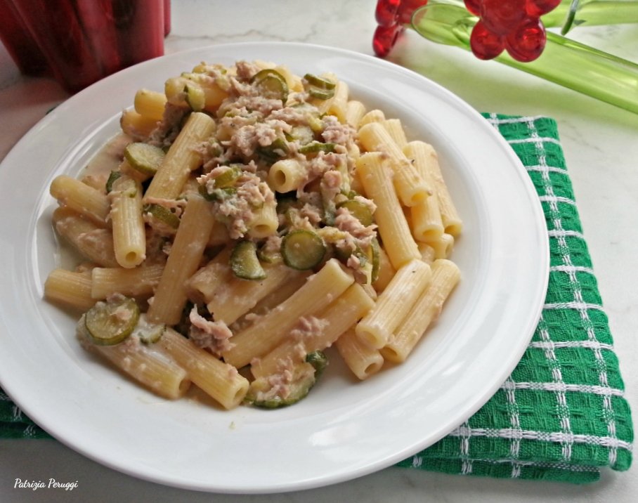 ATavolaConLia's tweet photo. Facile facile, ma buono buono! La #Pasta #Salsiccia #Zucchine e #Panna รจ un #primo molto gustoso ed anche veloce! ๐๐
Ricetta qui ๐
https://t.co/9aeO3SFoxj
#ricette #homemade #primi #giallozafferano #gialloblog #gialloblogs #cibo #food https://t.co/35eAP1pvKi