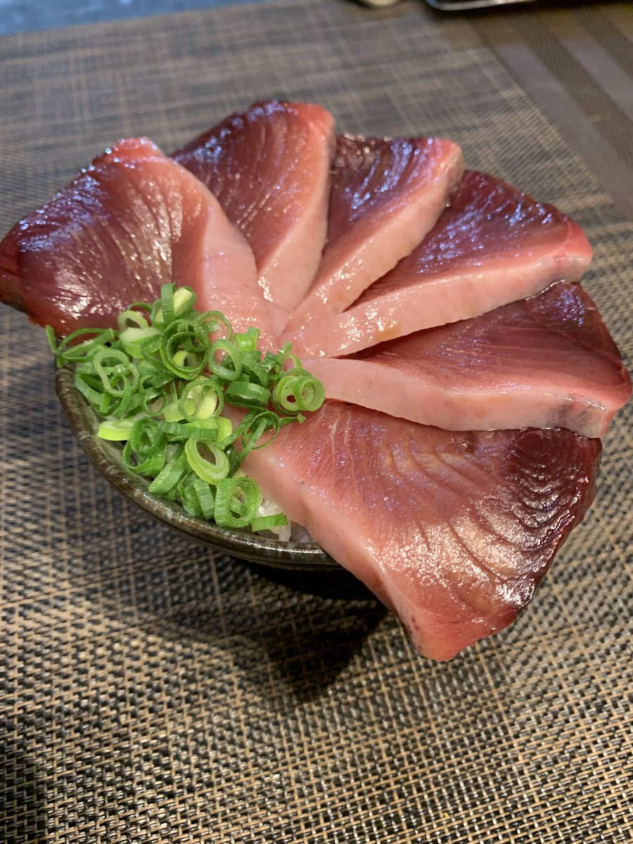 skanayaneko's tweet photo. 鰹丼、定員さんに酢飯にしますかそれともご飯にしますか❓と言われました、皆さんはどっちにしますか‼️ https://t.co/RB5DaZSnhC