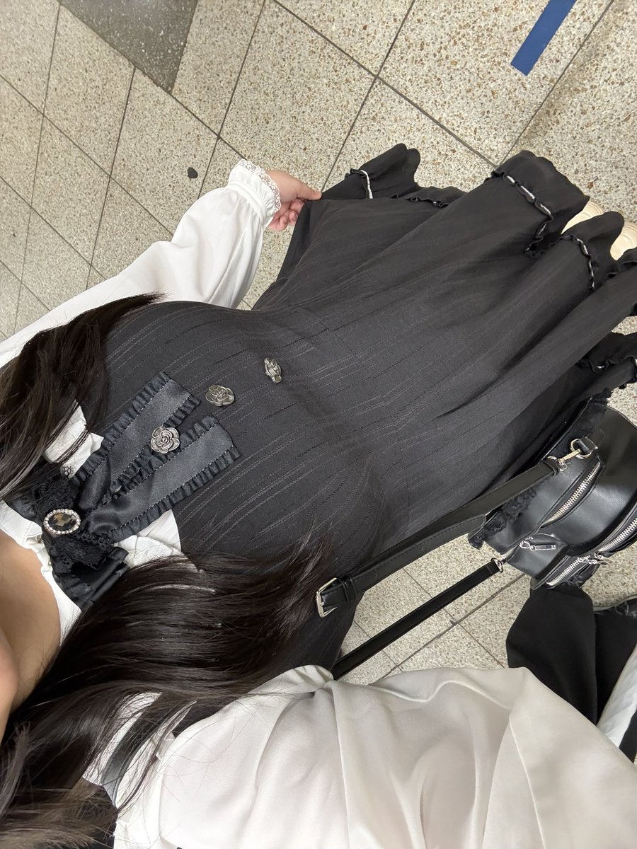 44zov's tweet photo. 元カレとディズニー行く約束したから買ったこのワンピ無駄になったな😓😓😓😓😓

 #彼氏募集中関東 
 #彼氏募集中東京 https://t.co/sr0xSsSzli