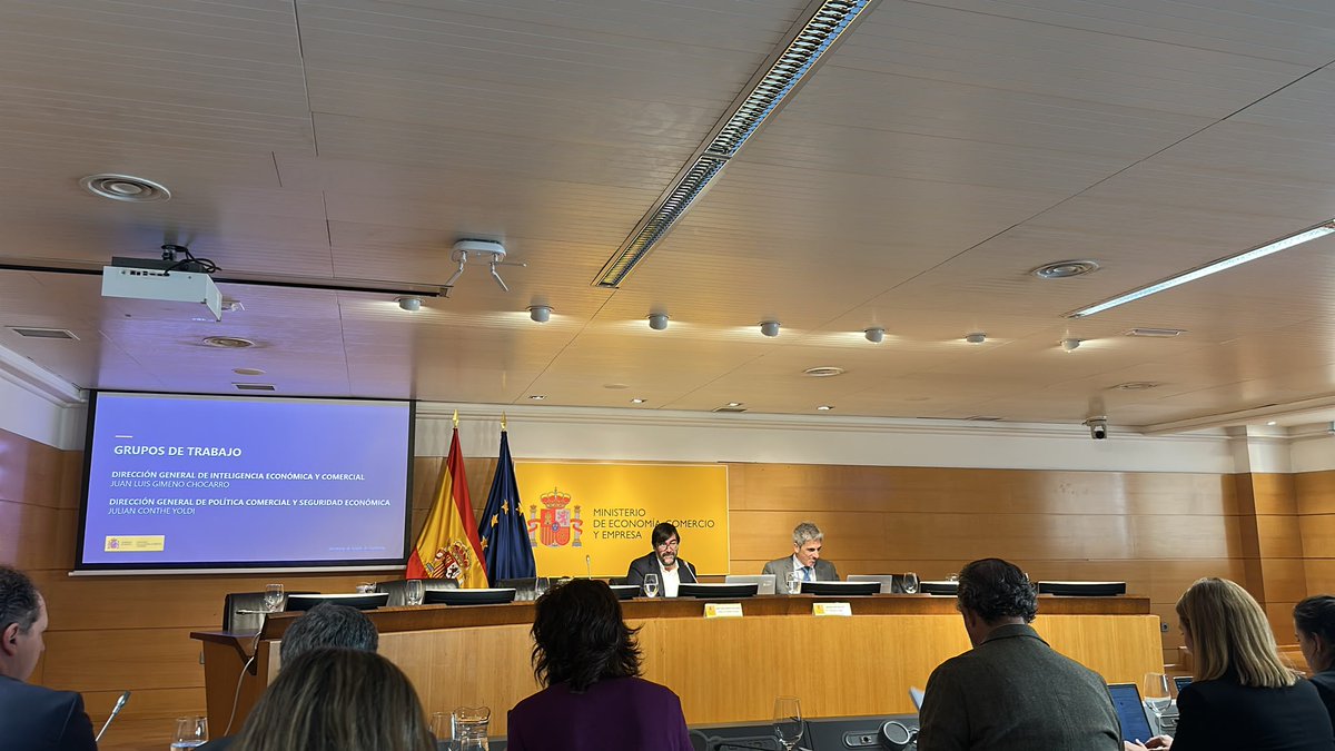cesfac's tweet photo. 🤝 Ayer asistimos a la reunión del Grupo de Trabajo de Comercio Internacional de Productos Agroalimentarios, celebrada en el @_minecogob

Un espacio de diálogo entre la Administración y los sectores agroalimentarios para abordar los retos del comercio internacional. https://t.co/T45o9ibqj4