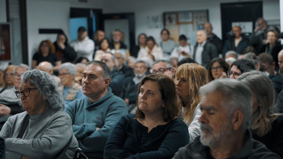 AhoraOrg_es's tweet photo. Los políticos hacen mítines. Nosotros fuimos a Badía a escuchar 🏢

El 29 de octubre, Movistar+ estrena un documental sobre Badía del Vallés donde aparece nuestro acto, y como personas afines al gobierno, intentaron silenciarnos 👇

🗞️ https://t.co/epvWHgaSfv https://t.co/J3t6xmljPU