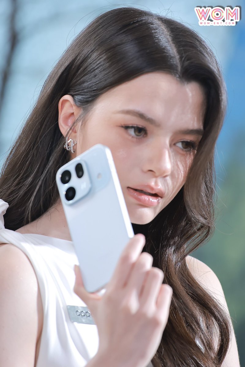 AUMTAENY's tweet photo. โอ้โห~!! โคสอัพ ได้น่ารักมากกก 😖🫠

REBECCA OPPO FIND X10 
#OPPOFindX10SeriesTHxBecky https://t.co/csKH1h7g5q