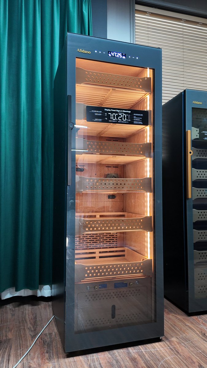 afidanoofficial's tweet photo. A clean look. A strong presence.
Meet the Afidano B8.✨
@afidanoshop
#Afidano #HumidorCabinet #afidanoshop #afidanohumidor #afidanohumidors #afidanoB8 #ProductDesign #LuxuryDesign #SpanishCedar #HumidityControl #PremiumHumidor #CigarDisplay #CigarLifestyle #CigarLife https://t.co/tOG2gAAxjh