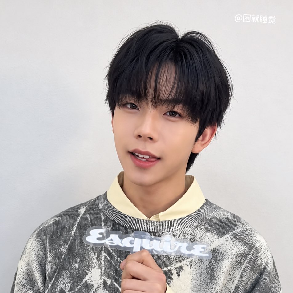 simdyql's tweet photo. 物料cut2 ！！！
萌物就这样萌翻所有人🥹
#A2OSOUL #SEOHA #서하 https://t.co/iHgVWAP5WG