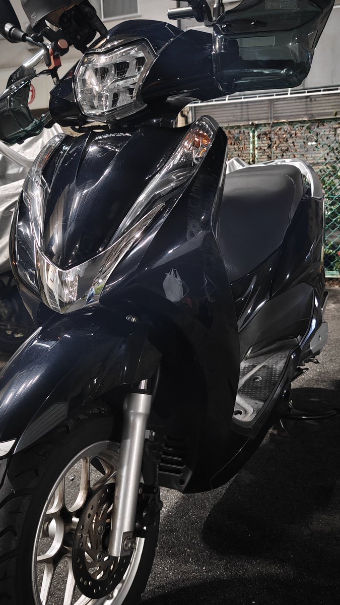 Naniwa_U1's tweet photo. Lead125のオイル、後輪タイヤ、前輪ブレーキパッドを纏めて交換してこのお値段

｡･ﾟ･(ﾉ∀`)･ﾟ･｡

なお後輪タイヤを雨に強いものに��えた https://t.co/GntBxVgey5