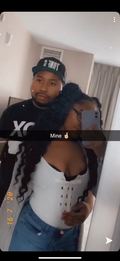 alogmissile's tweet photo. Newly resurfaced images of AKADEMIKS caught allegedly grooming a 16 years old amid SNEAKO'S BEEF 😬 https://t.co/NBCsFPrcYt