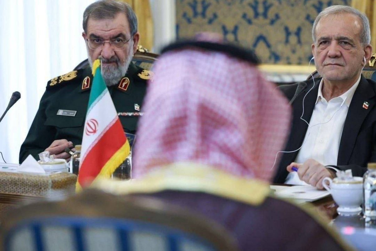 nrji_01's tweet photo. إيران ورتهم مين الزعيم الحقيقي للمنطقة. https://t.co/kF90iaI73T