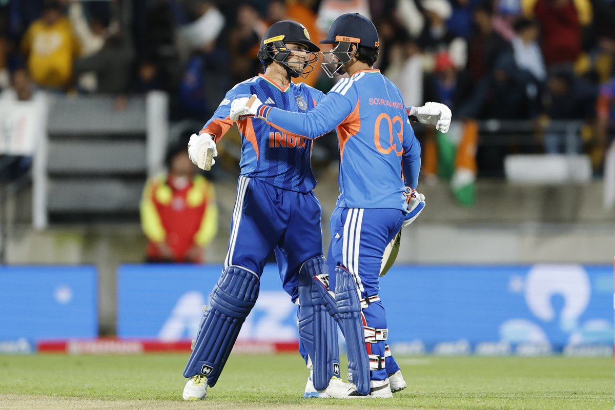 BCCI's tweet photo. 1⃣1⃣8⃣ in 6 overs 🤯

#TeamIndia's Highest powerplay score in Men's T20Is ‼️

What a show by the openers 🍿

Updates ▶️ https://t.co/zf4CnZQ8CD

#NZvIND https://t.co/GnxpmRFqzX