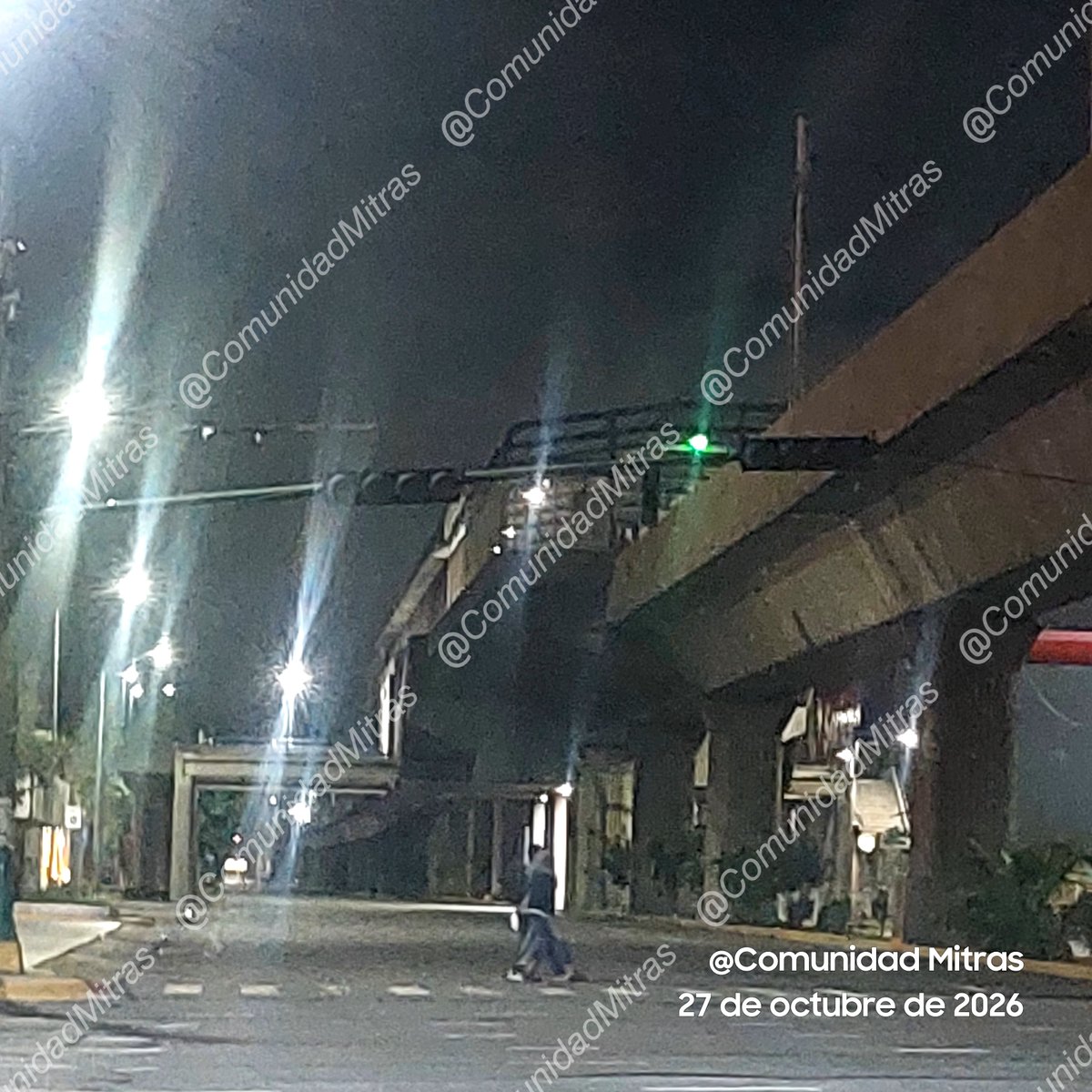 ComunidadMitras's tweet photo. 🚦#SemaforoDescompuesto
¡Apagado!
📍Av Cristobal Colón y Av Bernardo Reyes
Col Industrial
64440 #Monterrey
@SEDUSOMonterrey
📝#Regina 664393
🚨 ¡Reportan semáforo apagado en el cruce mencionado, mucha precaución al manejar por la zona! @SEDUSOMonterrey https://t.co/xmbyuJrfVc