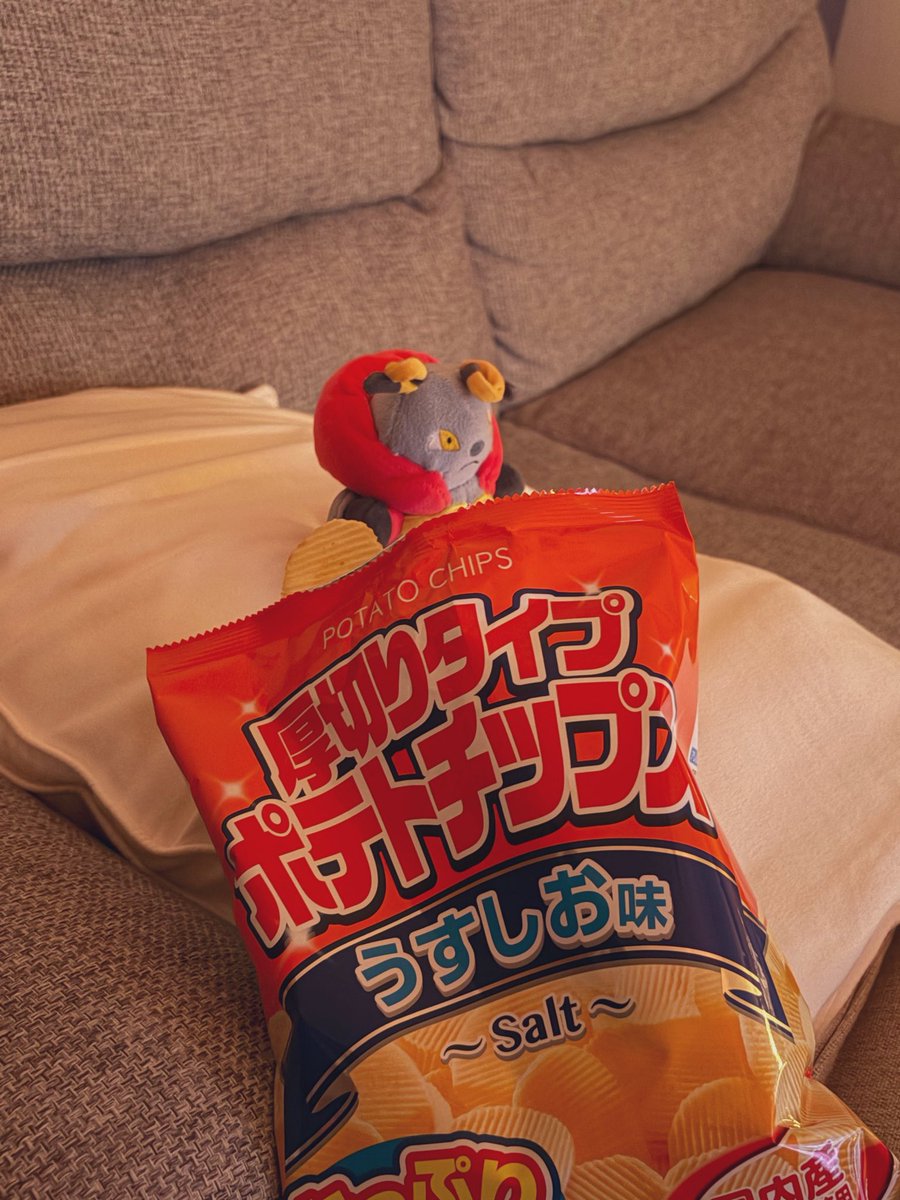 n10oooo's tweet photo. ポテトチップスを食べ始めました。
#ポケモンfit #バルビート https://t.co/dhnChIwDtR