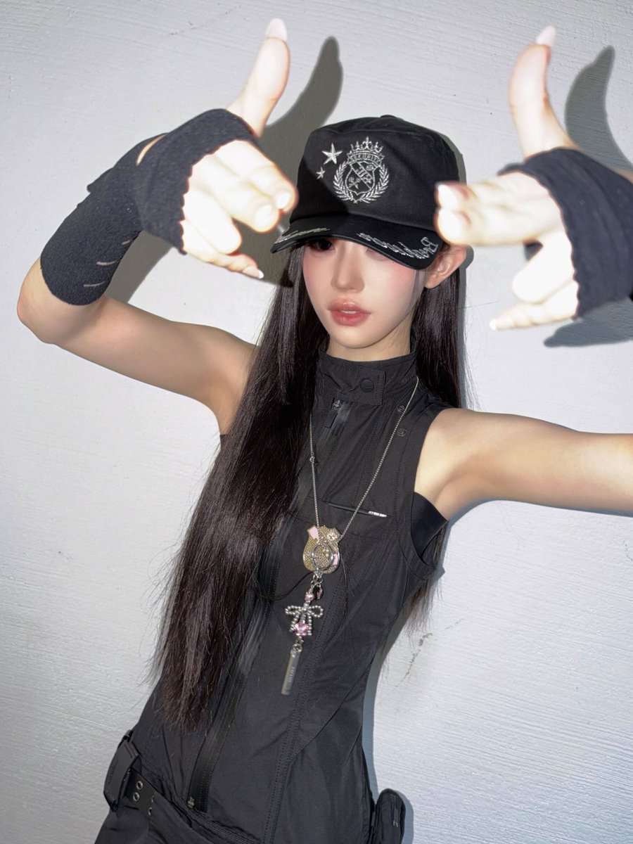 ILLIT_GLLITLove tweet picture
