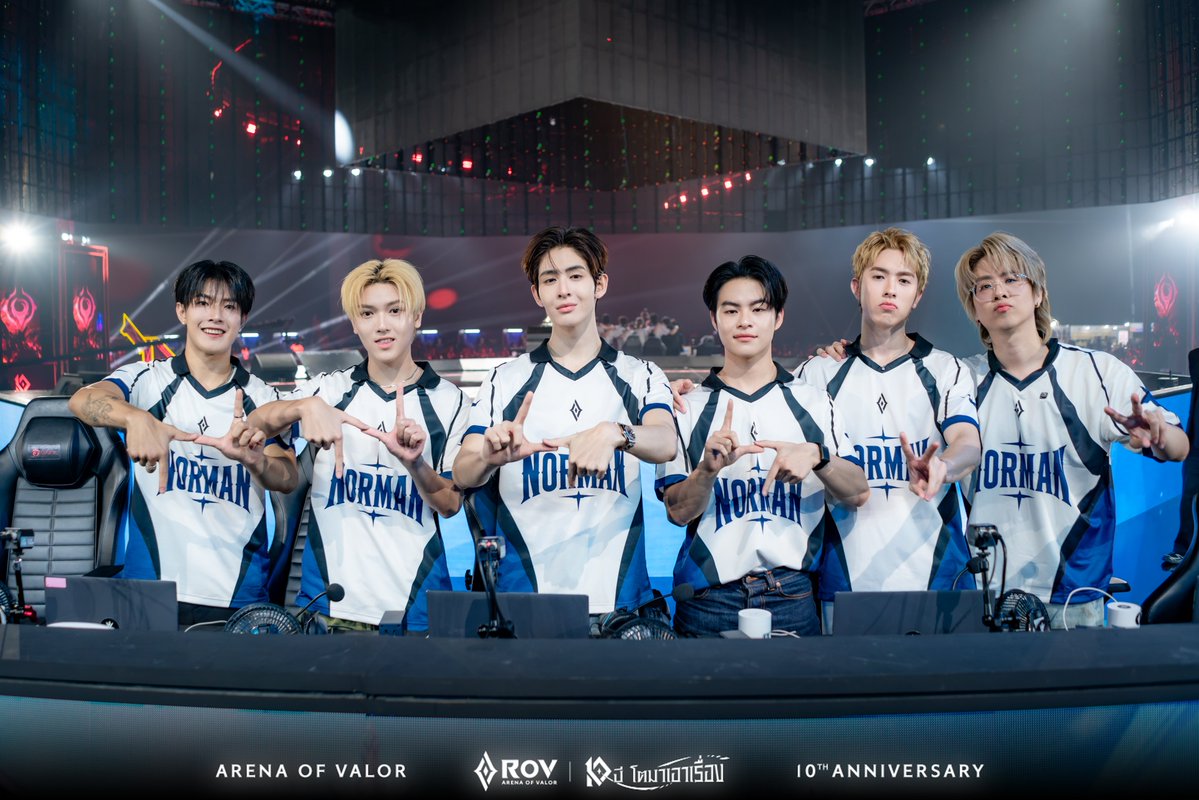 GarenaRoVTH's tweet photo. บรรยากาศความสนุกและประทับใจ RoV T-POP Tournament 🏆 
การแข่งขันของ 20 ไอดอล T-POP❤️ แล้วพบกันใหม่! 

#RoVTPOPTournament #RoV10ปี 
#RoV10ปีโตมาเอาเรื่อง #RoV #ArenaoftheDecade 
#TeamLOKHEIM #TeamNORMAN 
#TeamAFATA #TeamVEDA https://t.co/5pggZyJL4v