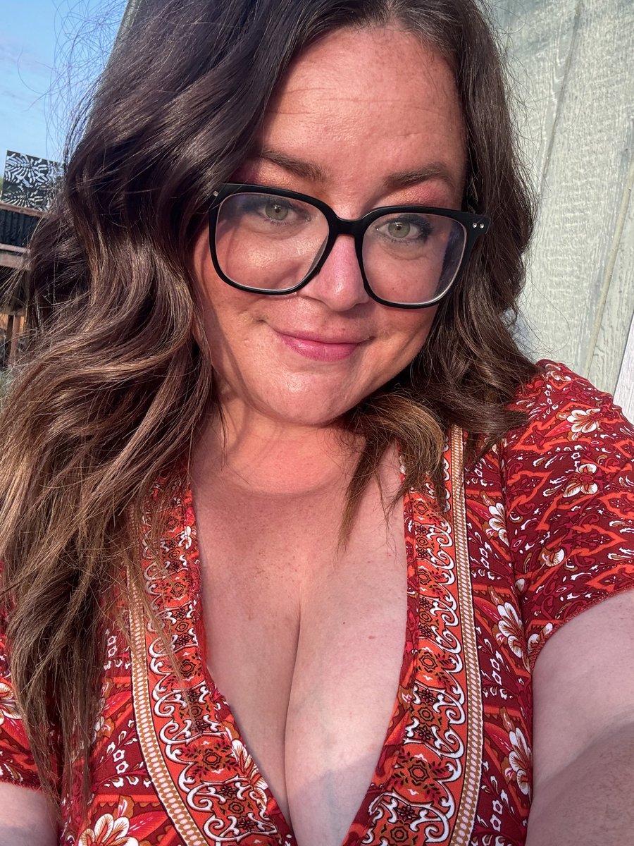 stacey_smith_1's tweet photo. My ex said I was too chubby 😔 https://t.co/0qB27K9i2q