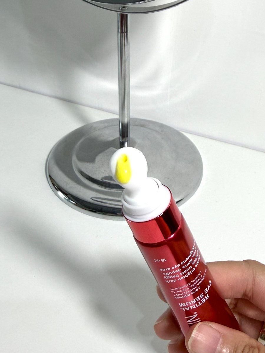 Mawrcellaa's tweet photo. Sering dibilang "habis nangis ya?" gara-gara mata bengep. Padahal ini tuh puffy eyes 😭

Untung sekarang jadi mendingan berkat rutin pakai eye serum ini 🥹✨￼ https://t.co/rKCsq6fngr
