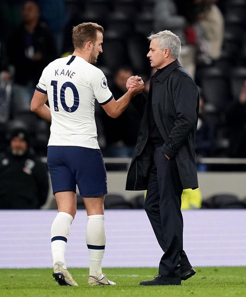 theMadridZone's tweet photo. Harry Kane thanked Jose Mourinho in his speech after winning the Ballon d’Or. 👏 https://t.co/S5Iu523pIH