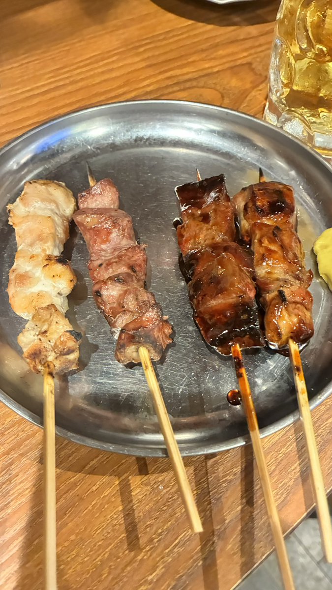 tokyoaloha's tweet photo. 今宵は紅とんさん‼️
ハラミ、レバー、ハツ、鶏もも串✨✨
火曜日もお疲れ様です🙇‍♂️
生ビールで皆さま乾杯🍻です😋 https://t.co/IUXHIKe9Xn