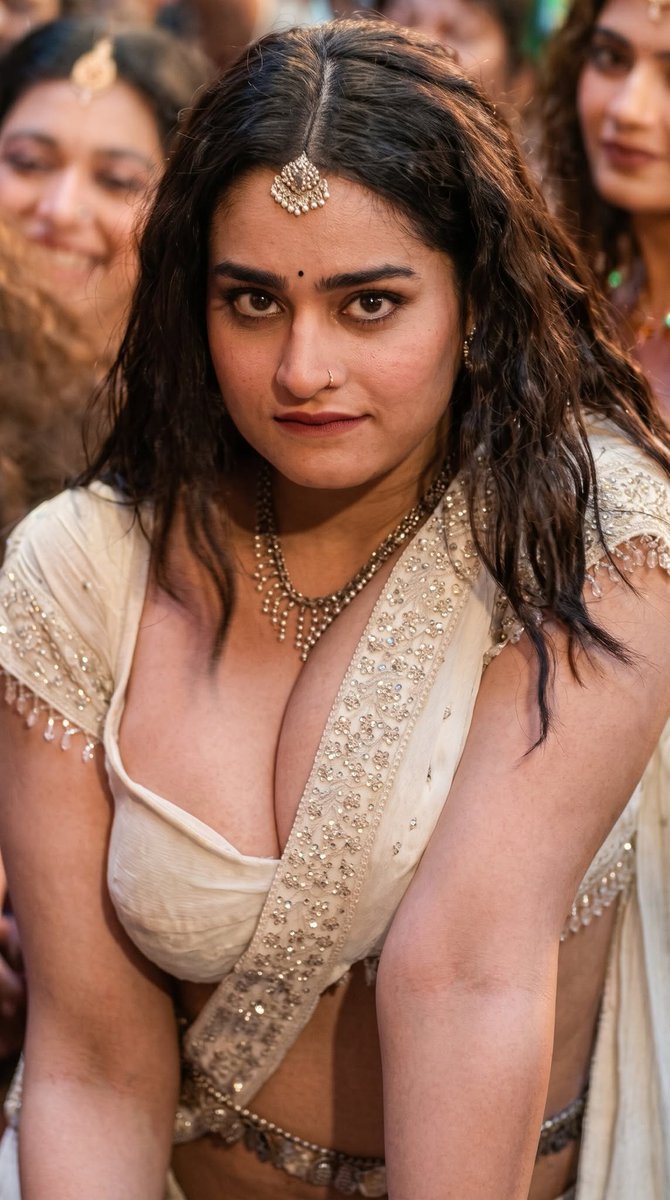 GuardianXl's tweet photo. Both are cows of their respective regions. I do love menakshi and some of her item songs, her tits are on par with ayesha but moral moral as an item is one of my favourite of all time. The way she turned into a pure cheap randi jiggling her tits and her entire body ahhh https://t.co/02WOsaKbFp