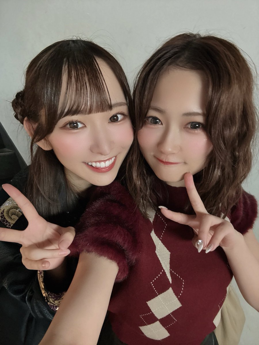 NER_airi1106's tweet photo. この前のガルガルで
らいかちゃん【@RAIKA_INWS 】と
まゆちゃんに【@HANON_INWS 】に会えた🥹

ばったり階段で会えたんだけど
もーーう、ほんとに嬉しかった😭😭😭😭

またいっぱい一緒になれるように頑張るね！！！💪🏻🔥 https://t.co/LarRPtFRzH