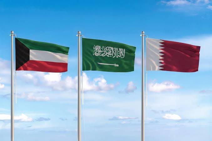 Sull11x's tweet photo. 🇶🇦🇰🇼🇸🇦 تعاون خليجي واسع🛡️

قطر والكويت يقدمون الغالي والنفيس دعمًا للمملكة الاكبر عالميًا اليوم 🇸🇦 

وفي الوقت ذاته :
تحلق طائرة كويتية اخرى ويرتفع العدد ليصبح 67% من طائرات التزود بالوقود الكويتية تحلق في سماء الوطن 🇸🇦 https://t.co/vp49lr19nd