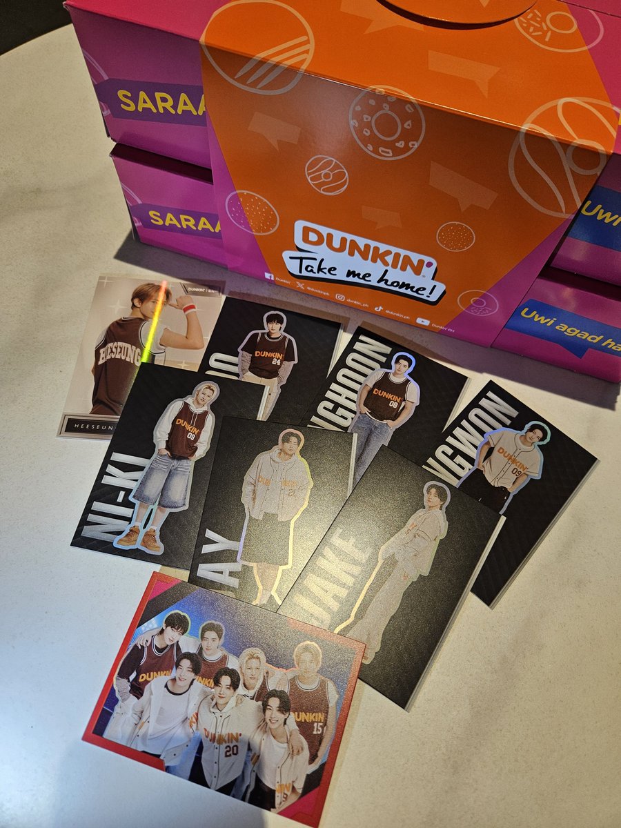 SUNOOthusiast's tweet photo. It’s just a guess, but the moment I saw this before opening it, I already had a hunch who I’d be pulling for the random holo pc and guess whatttt 😸💗 https://t.co/kkQ1rD2egC